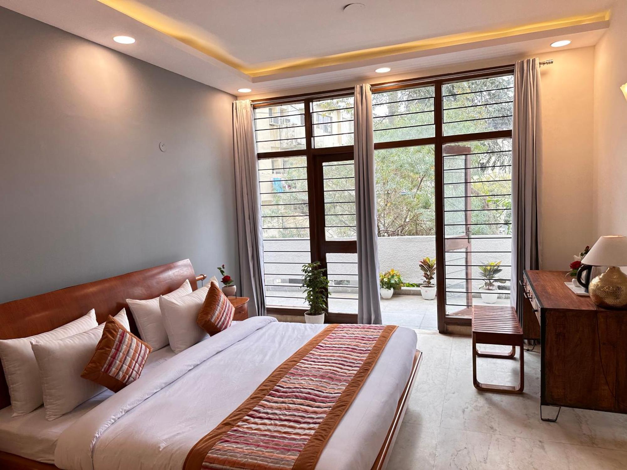 Hotel Grove Residency Hauz Khas Couple Friendly New Delhi
