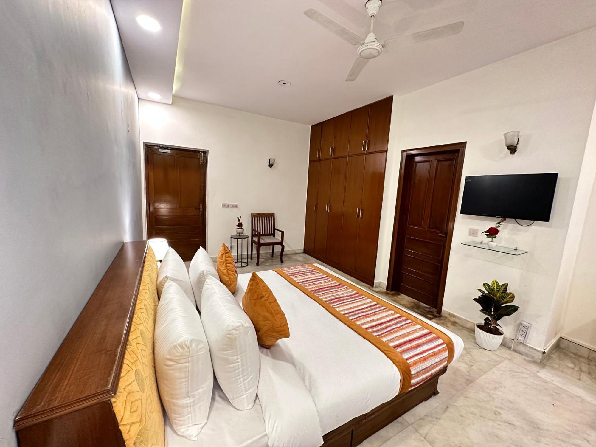 Grove Residency Hauz Khas Couple Friendly New Delhi